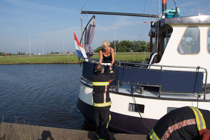 Brandweer Schoorl schiet te hulp bij plezierjacht (FOTO's)