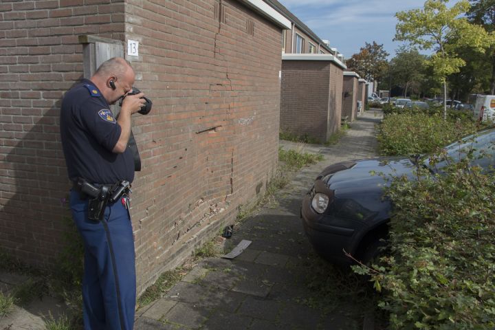 20140828 Heerhugowaard auto ramt schuurtje bij inparkeren-2