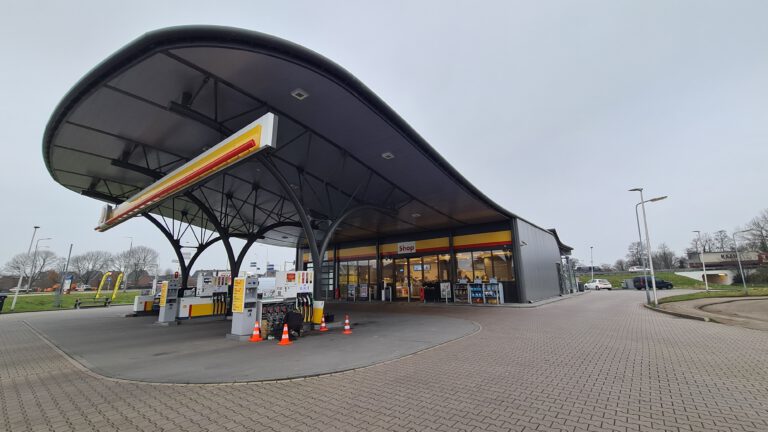 Het tankstation Shell De Rijp.