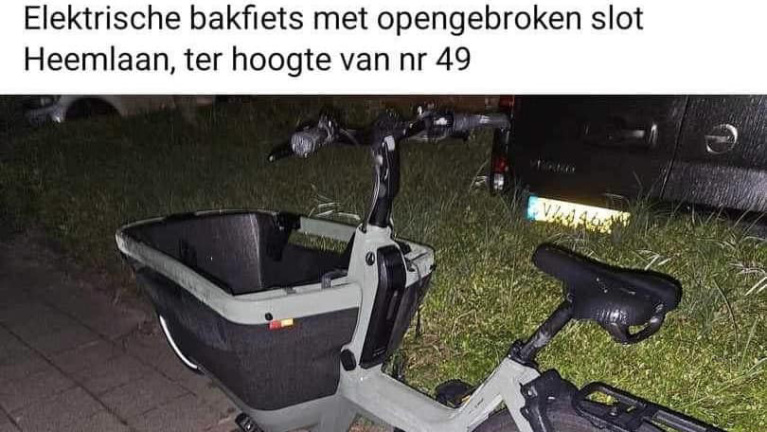 Elektrische bakfiets met opengebroken slot, Heemlaan ter hoogte van nr 49.