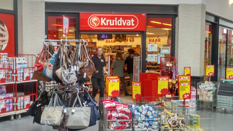 Celstraf voor lid dievenbende die Kruidvat in Broek op Langedijk bestal