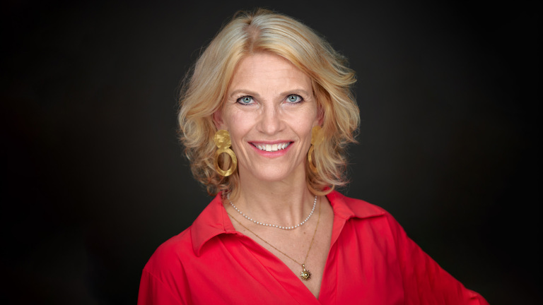 Lokaal Vitaal Castricum stelt vragen over aanpak oplichting: “Deurbelstickers goed, maar het moet br