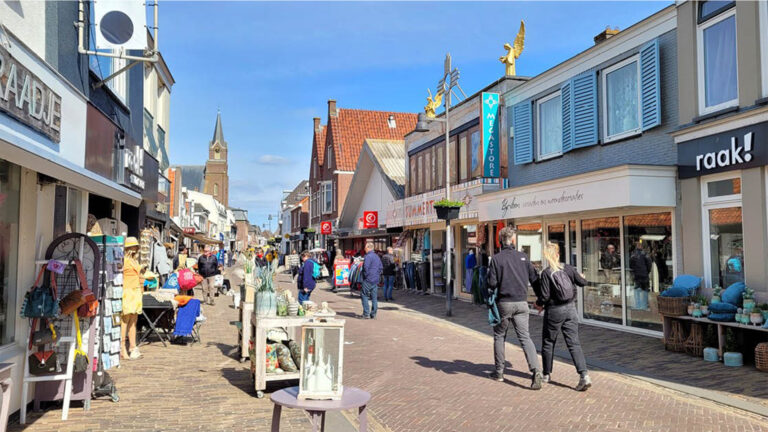 Ondernemers in Egmond aan Zee gefrustreerd over werkzaamheden in hoogseizoen