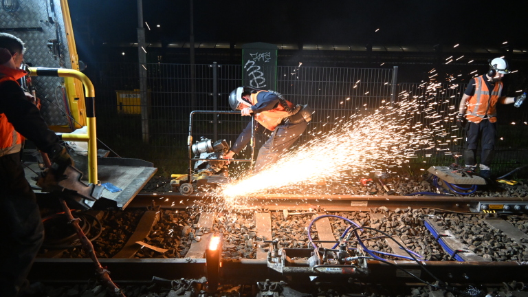 ProRail ‘s nachts aan de slag in Heiloo voor stiller spoor: “Als het kan doen we dat graag”