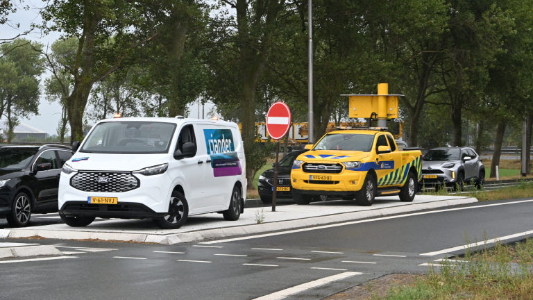 Gewonde bij flinke botsing tussen drie auto’s bij aansluiting A9 in Uitgeest