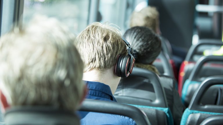 Buslijn 4 naar Koedijk en buslijn 260 naar station Heerhugowaard