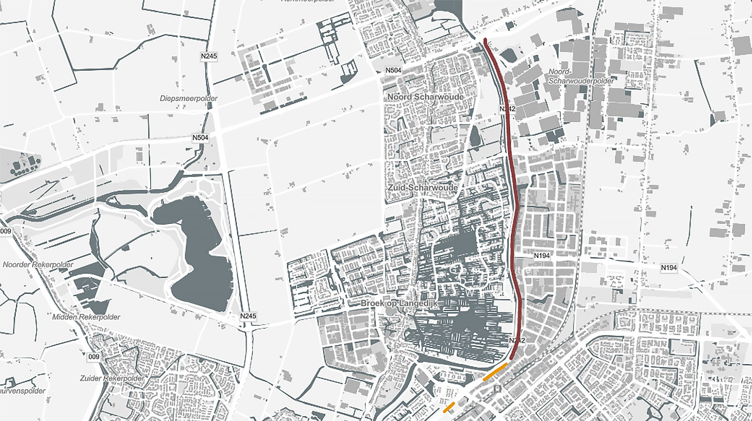 Een kaart van een gebied met duidelijk aangegeven wegen, waaronder N504, N242 en N194. Een rood gemarkeerde lijn loopt van Noord-Scharwoude naar Heerhugowaard, met omliggende gebieden zoals Broek op Langedijk en Zuid-Scharwoude weergegeven. Verschillende wateren en poldergebieden zijn ook zichtbaar.