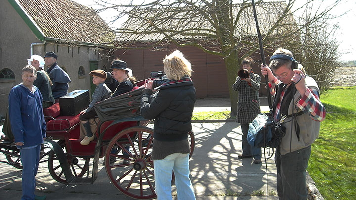 201409XX KunstNet soldaat onder het zand