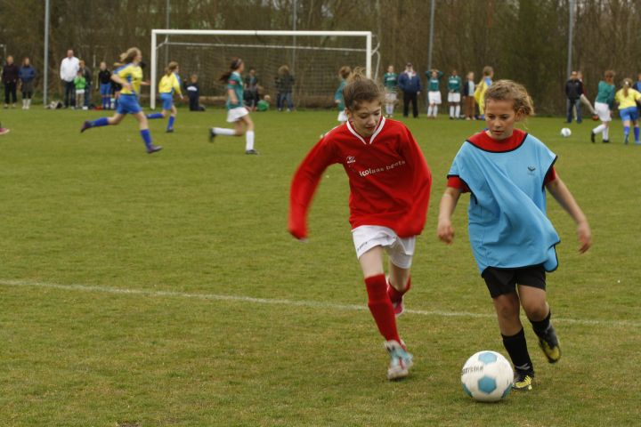 Basisscholen Nicolaas Beets en Driemaster grote winnaars eerste ronde Schoolvoetbaltoernooi (FOTO)