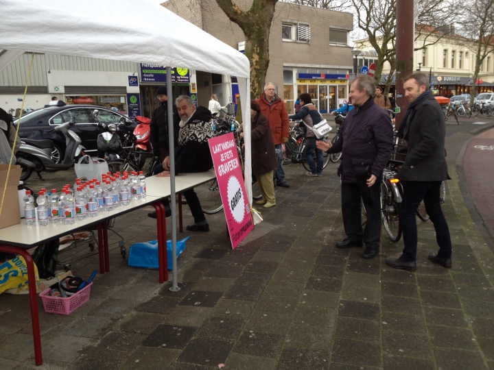 Fietsgraveeractie bij station groot succes (FOTO)