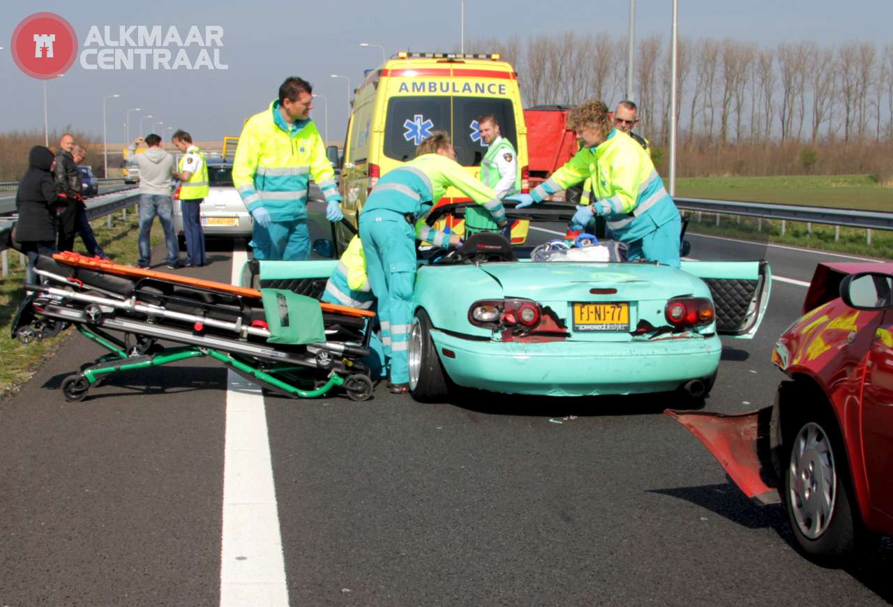 Gewonde bij kettingbotsing op A9 bij Heiloo (FOTO's)