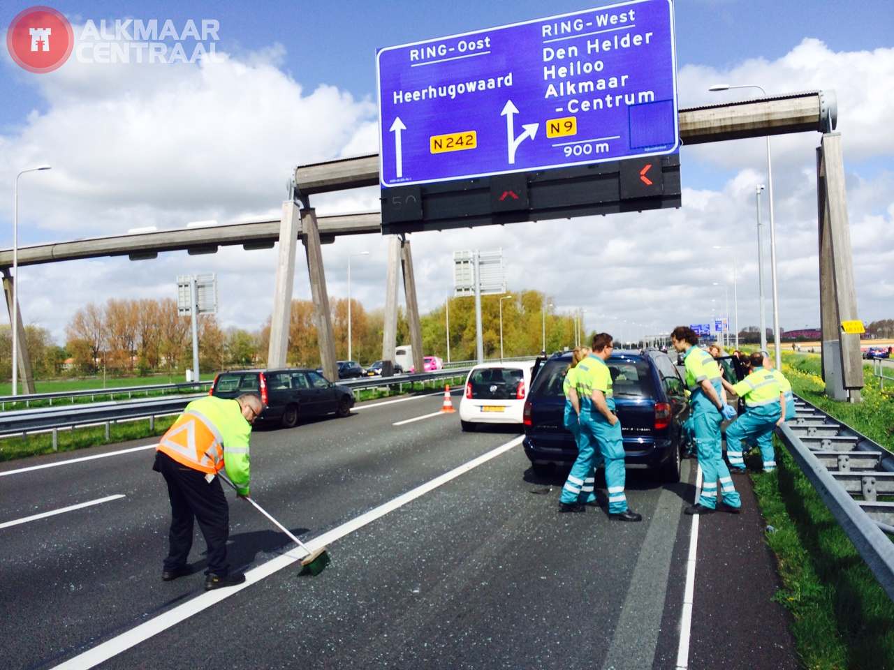 Kop-staart botsing zorgt voor stremming A9 (FOTO's)