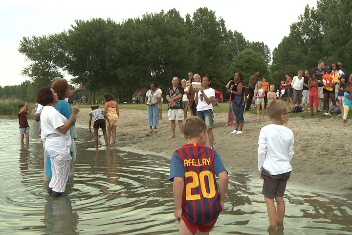 Doopfeest in water van Geestmerambacht (FOTO's)