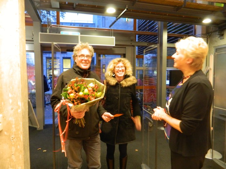 Bibliotheek Alkmaar Centrum verwelkomt 500.000 ste bezoeker (FOTO)