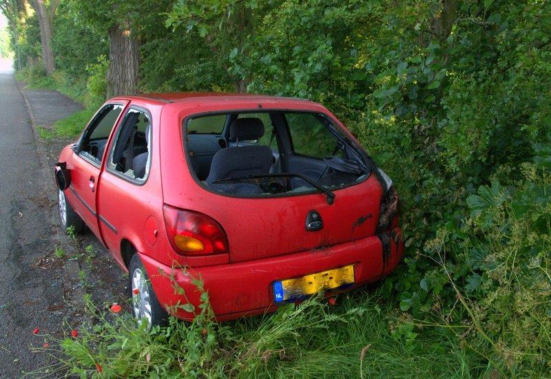 Autobrand in Zijperstraat (FOTO's)