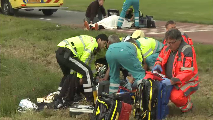 Omstanders en bijrijder redden leven 17-jarige jongen bij waterongeval (VIDEO)