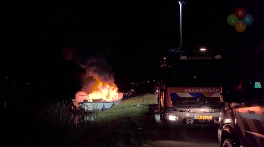 Plezierboot Gaat In Vlammen Op Bij Nachtelijke Brand In Alkmaar