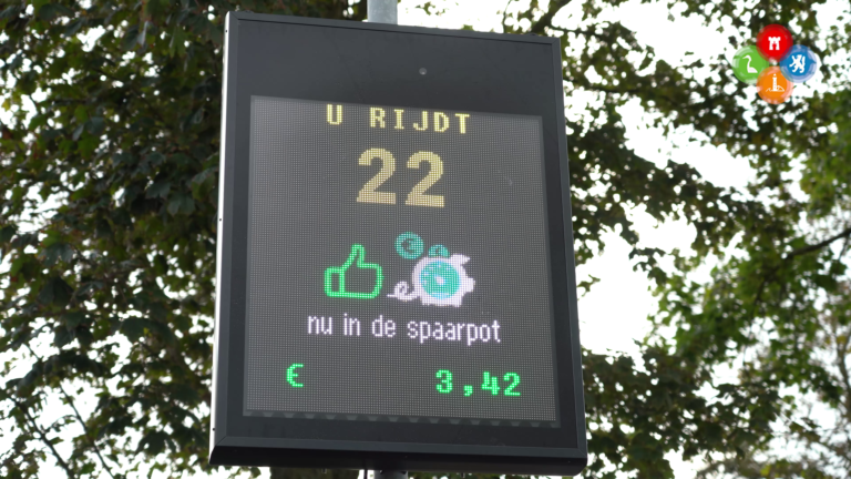 Langzaam rijden spekt de spaarpot in Sint Pancras: “Beloning werkt beter dan boete”
