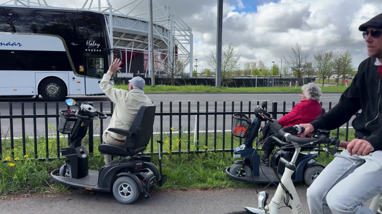 “Eindelijk beloond worden”: Supporters in feestelijke stemming naar bekerfinale