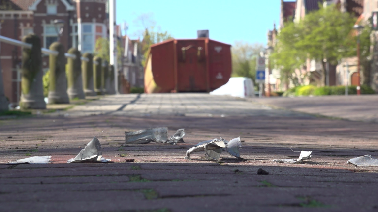 Vrijmarktverkopers in Alkmaar gefrustreerd door gemeentelijke handhaving: ‘Wat kost dat wel allemaal