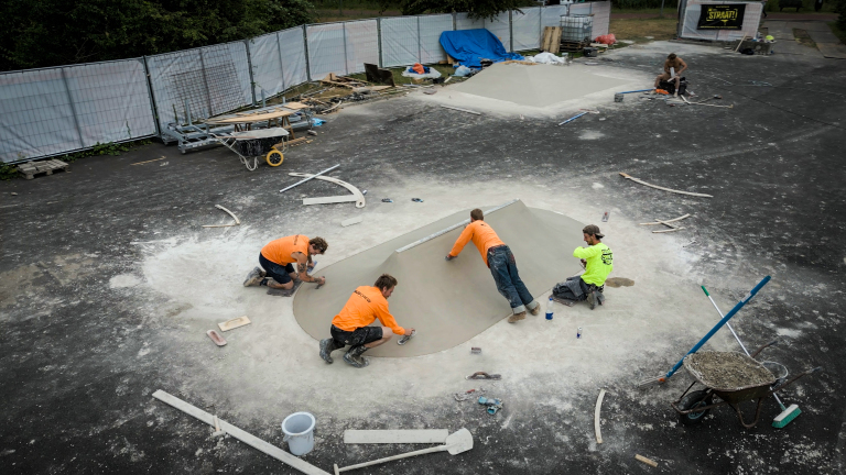 Skaters drukken stempel op nieuw skatepark Oosterhout: “Een skater heeft zijn eigen lijnen”
